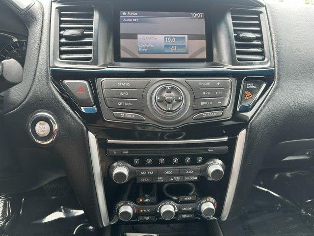 Nissan Pathfinder SV 4WD 2014