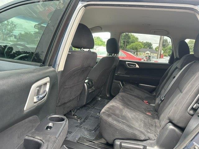 Nissan Pathfinder SV 4WD 2014