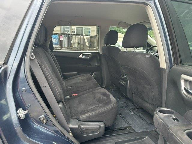 Nissan Pathfinder SV 4WD 2014