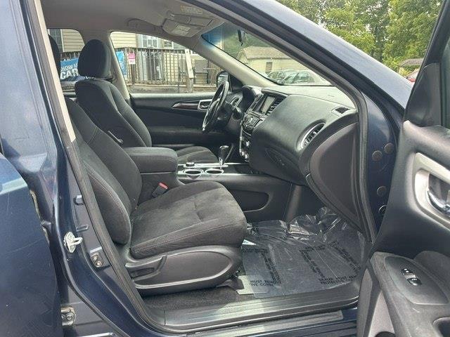 Nissan Pathfinder SV 4WD 2014
