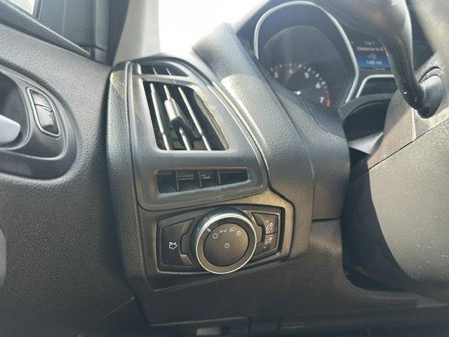 Ford Focus SE Hatch 2015