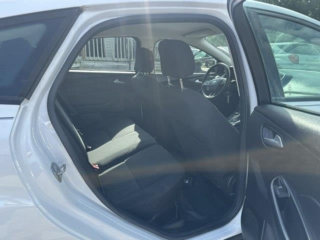 Ford Focus SE Hatch 2015