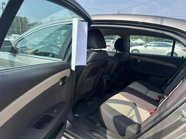 Chevrolet Malibu LS 2012