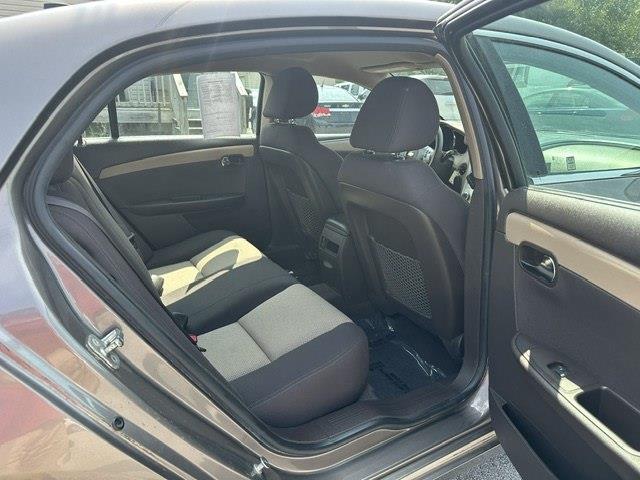Chevrolet Malibu LS 2012