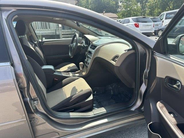 Chevrolet Malibu LS 2012