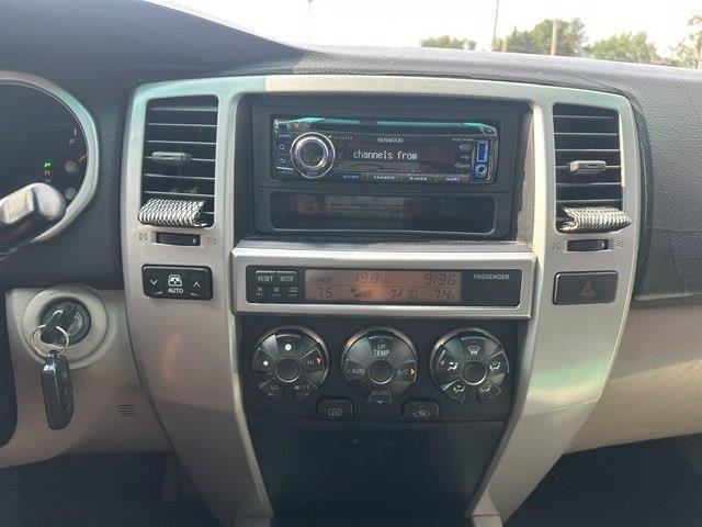 Toyota 4Runner SR5 2WD 2004