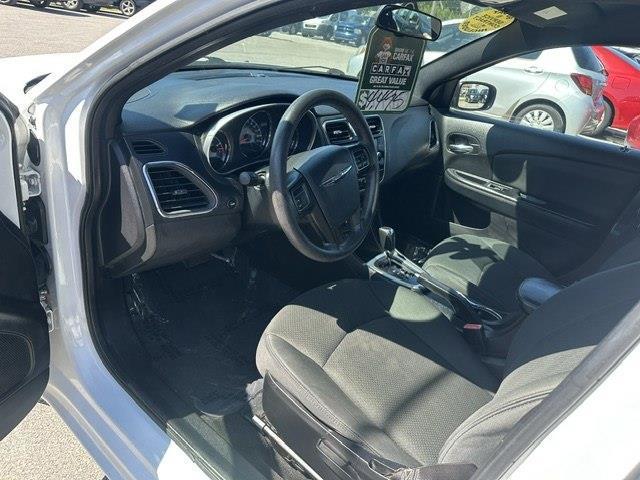 Chrysler 200 LX 2011