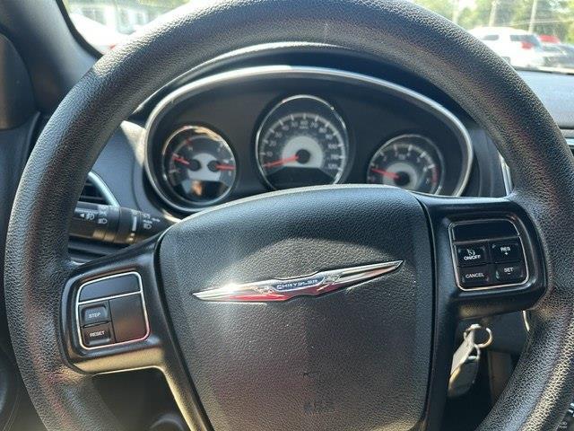Chrysler 200 LX 2011