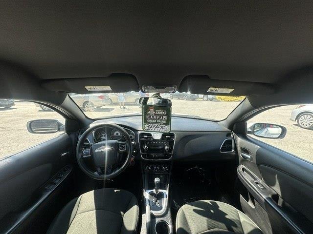 Chrysler 200 LX 2011
