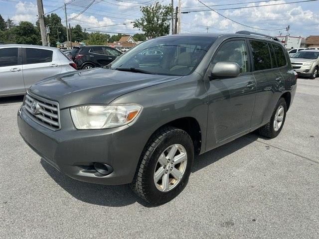 Toyota Highlander Base 4WD 2010