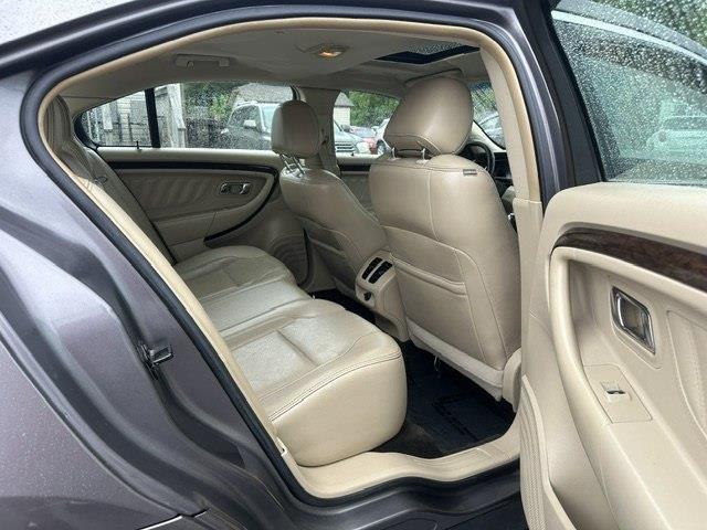 Ford Taurus Limited FWD 2013