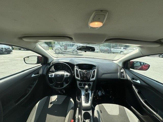 Ford Focus SE Sedan 2014