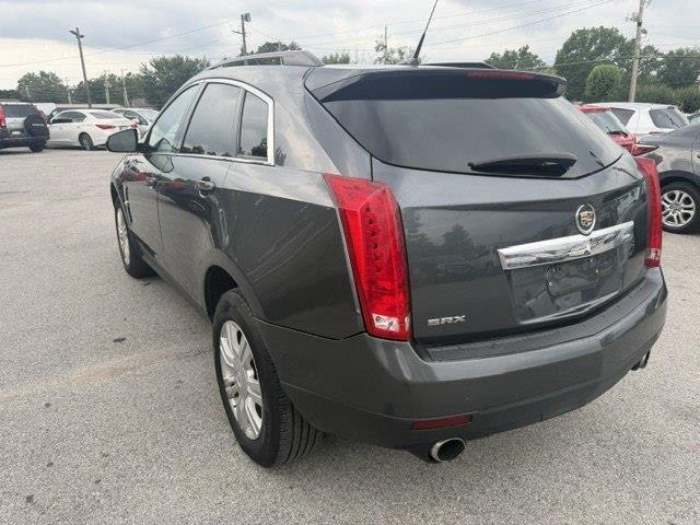 Cadillac SRX Base 2011