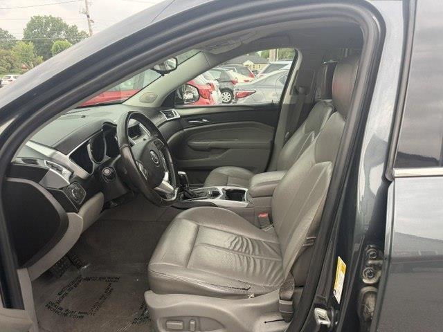 Cadillac SRX Base 2011