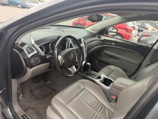 Cadillac SRX Base 2011