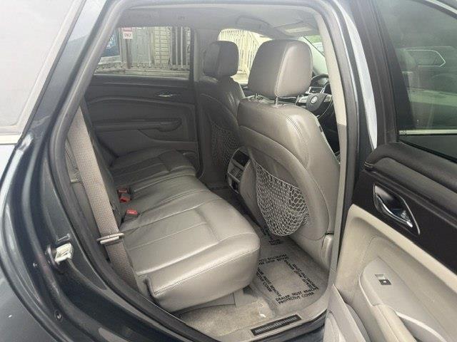 Cadillac SRX Base 2011