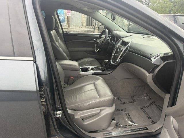 Cadillac SRX Base 2011