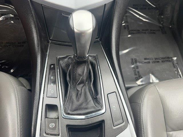 Cadillac SRX Base 2011