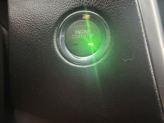 Cadillac SRX Base 2011