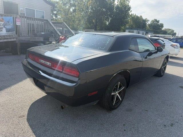 Dodge Challenger SE 2009