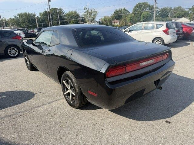 Dodge Challenger SE 2009