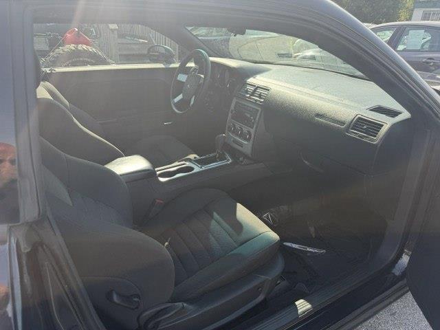 Dodge Challenger SE 2009