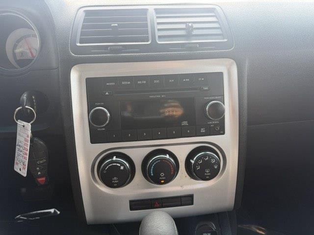 Dodge Challenger SE 2009