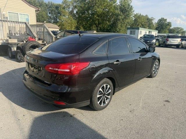 Ford Focus S Sedan 2015