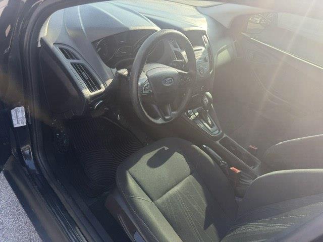 Ford Focus S Sedan 2015