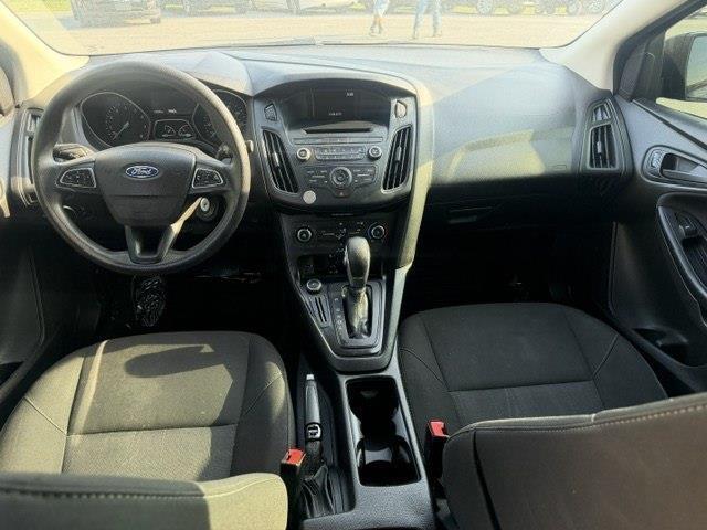 Ford Focus S Sedan 2015