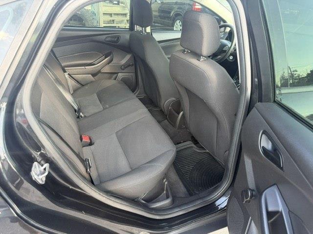 Ford Focus S Sedan 2015