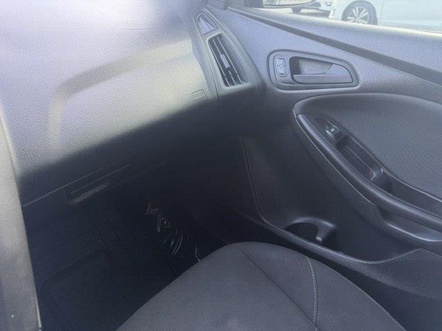 Ford Focus S Sedan 2015