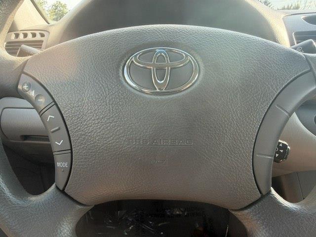 Toyota Camry LE 2005