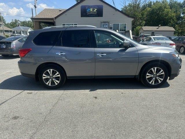 Nissan Pathfinder SV 4WD 2017