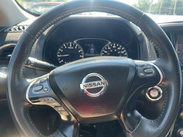 Nissan Pathfinder SV 4WD 2017