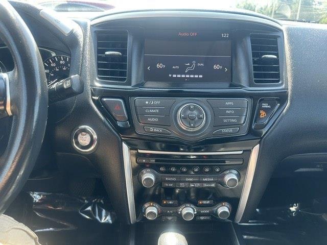 Nissan Pathfinder SV 4WD 2017