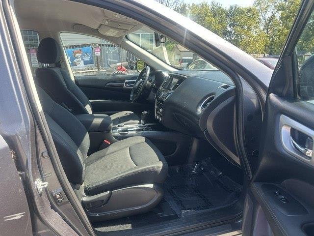Nissan Pathfinder SV 4WD 2017