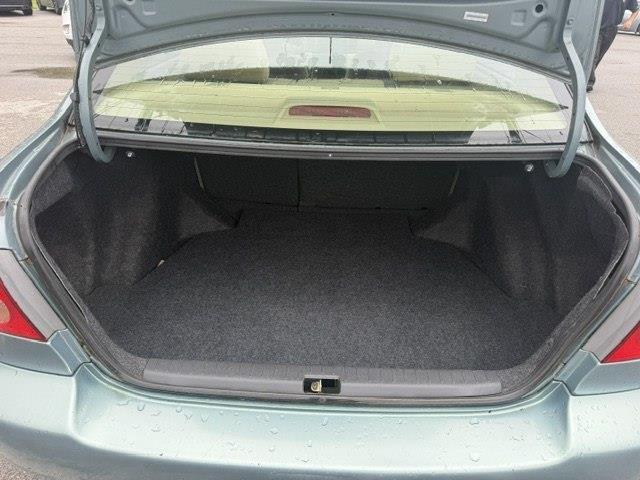 Toyota Corolla LE 2006