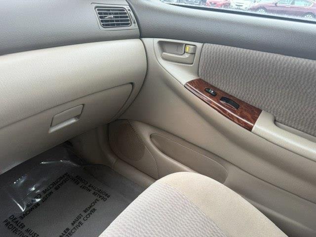 Toyota Corolla LE 2006
