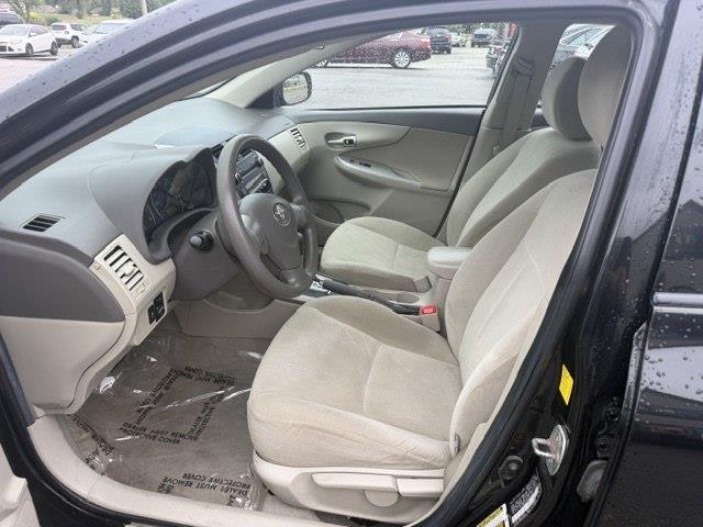 Toyota Corolla LE 4-Speed AT 2010