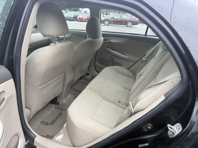 Toyota Corolla LE 4-Speed AT 2010