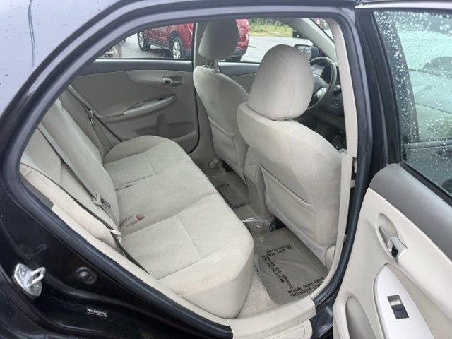 Toyota Corolla LE 4-Speed AT 2010