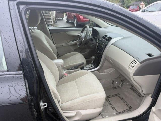 Toyota Corolla LE 4-Speed AT 2010