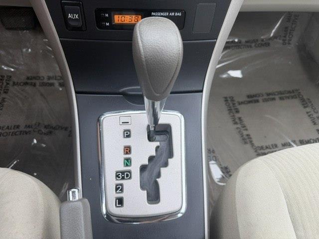 Toyota Corolla LE 4-Speed AT 2010