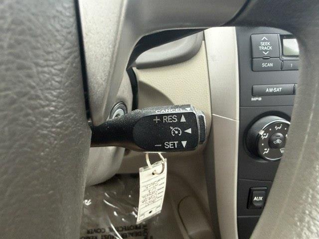 Toyota Corolla LE 4-Speed AT 2010