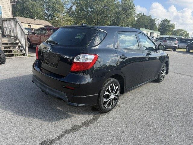 Toyota Matrix S 5-Speed MT 2010
