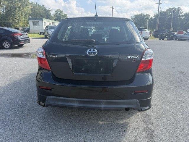 Toyota Matrix S 5-Speed MT 2010