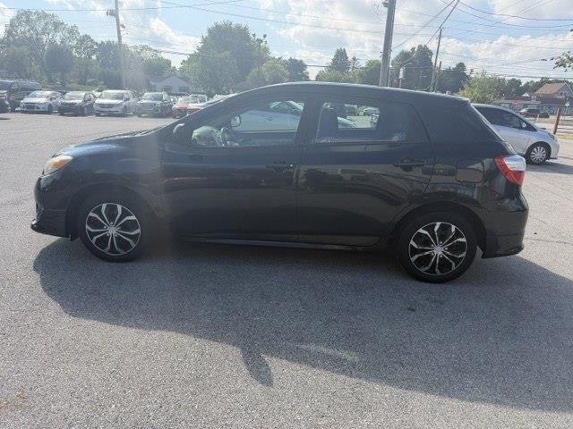 Toyota Matrix S 5-Speed MT 2010
