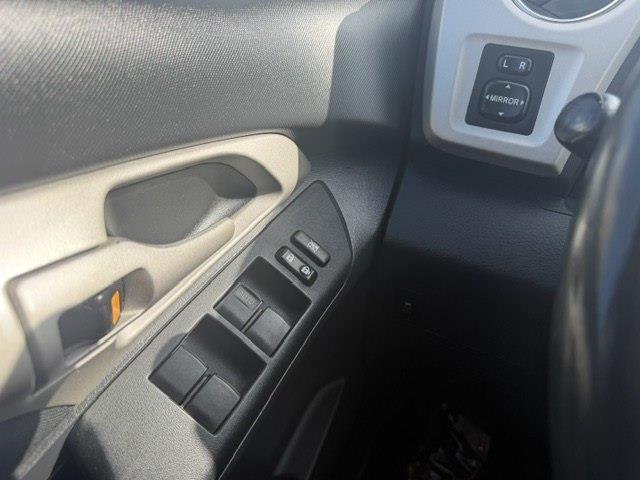 Toyota Matrix S 5-Speed MT 2010