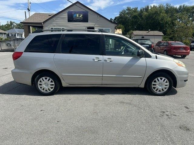 Toyota Sienna LE 7-Passenger 2006
